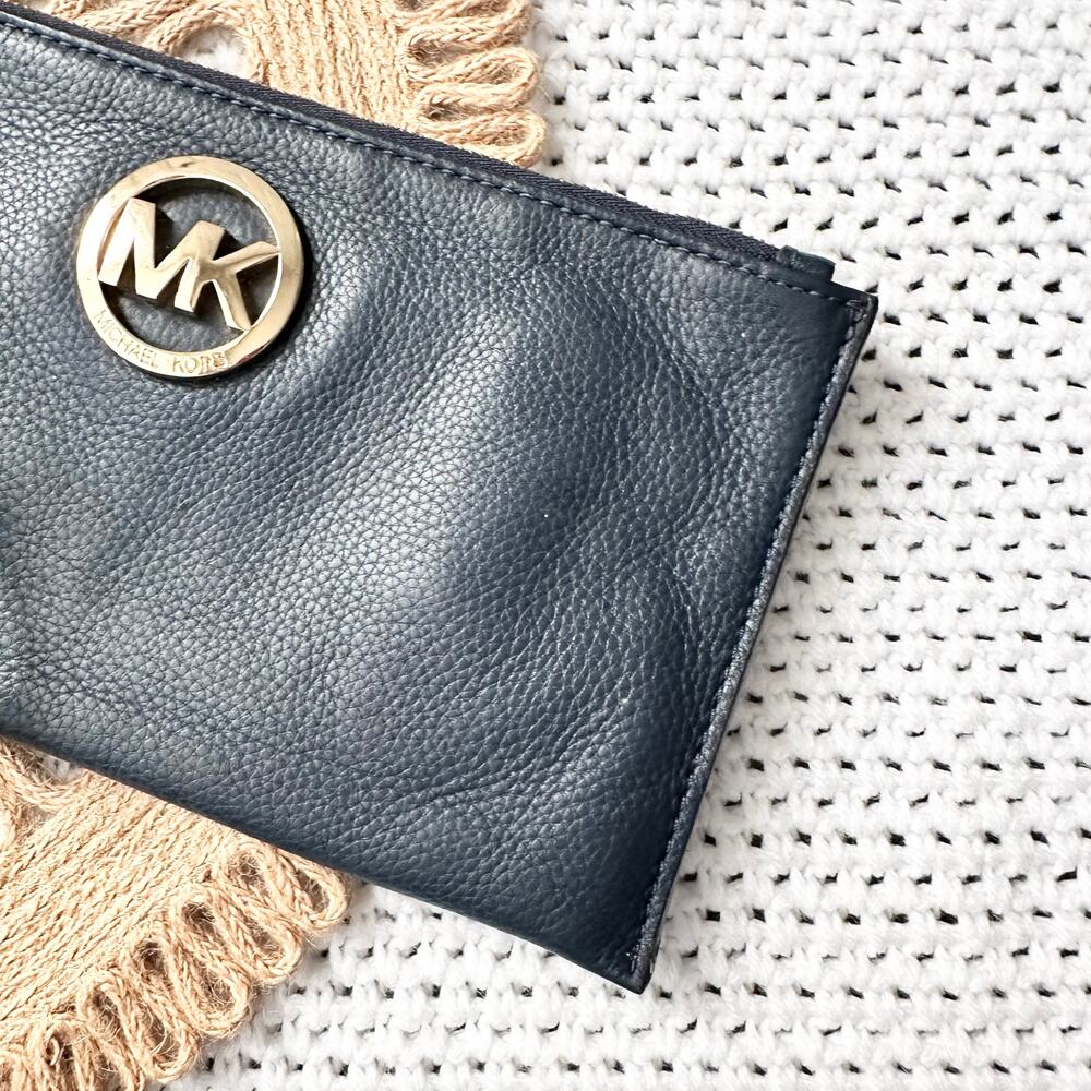 Michael Kors Navy Blue Fulton Soft Leather Zip Clutch Wallet Wristlet Gold - Picture 4 of 9